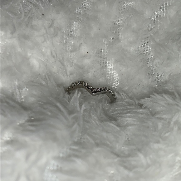 silver ring - Picture 2 of 2